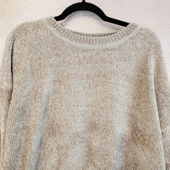 Romeo & Juliet Couture Chenille Sweater Cream L - Picture 2 of 8